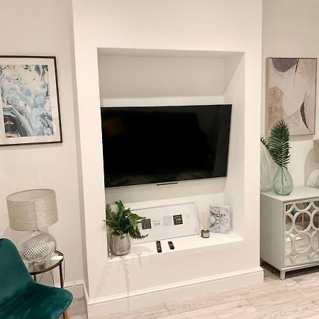 Modern 2 Bedroom Apartment With Private Garden Near Canary Wharf Londres Exterior foto