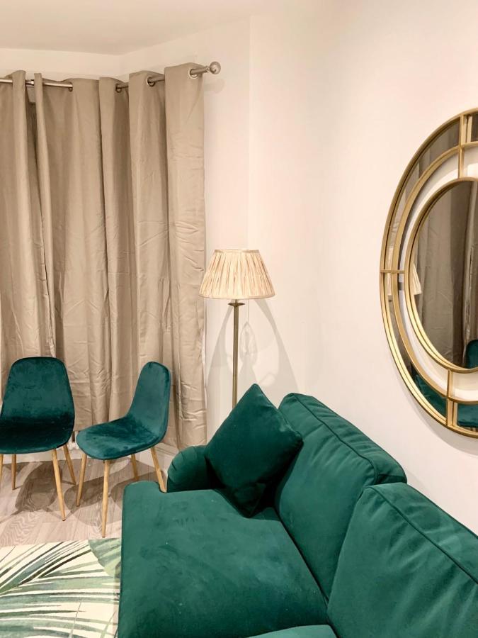Modern 2 Bedroom Apartment With Private Garden Near Canary Wharf Londres Exterior foto