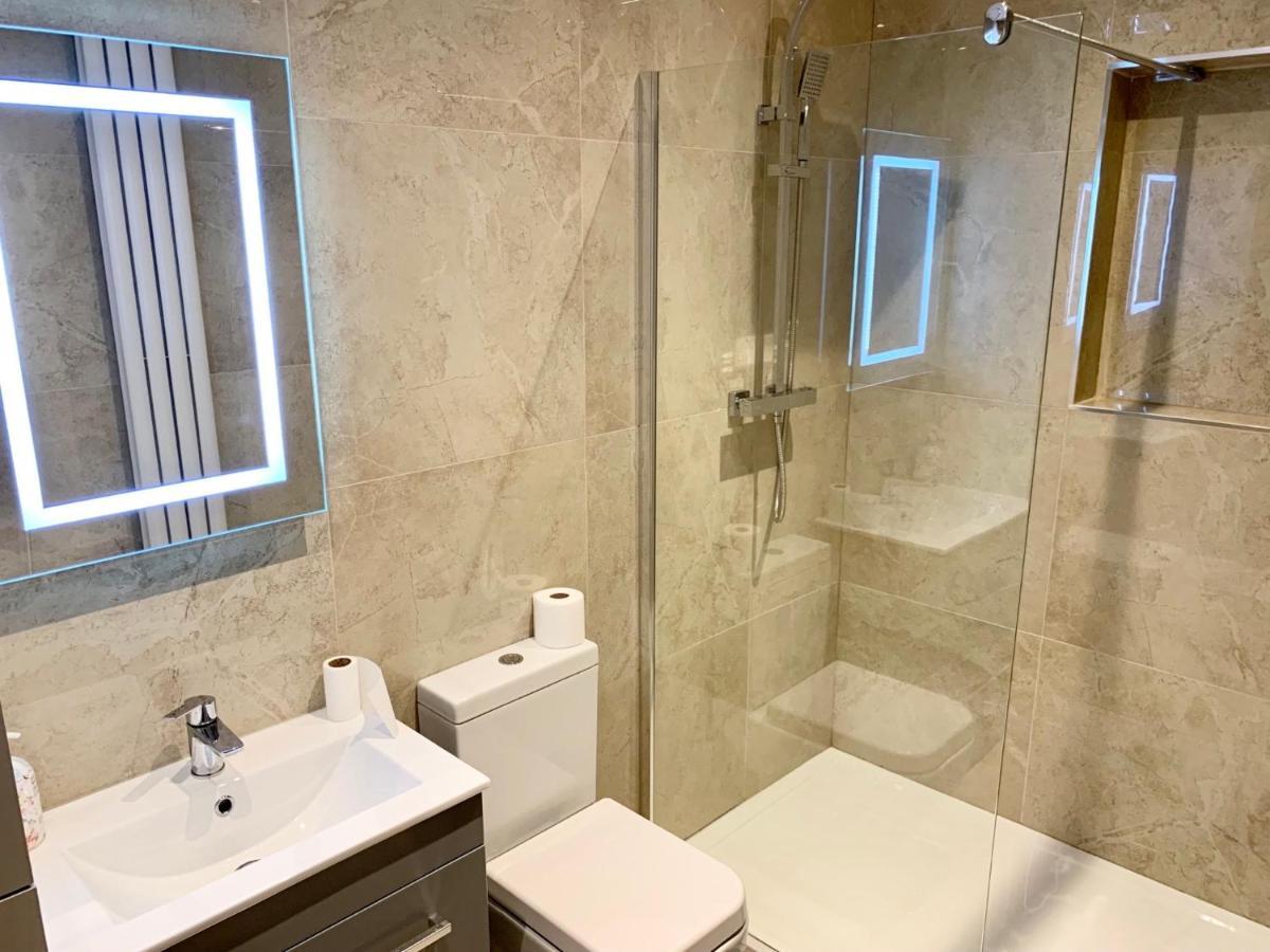 Modern 2 Bedroom Apartment With Private Garden Near Canary Wharf Londres Exterior foto
