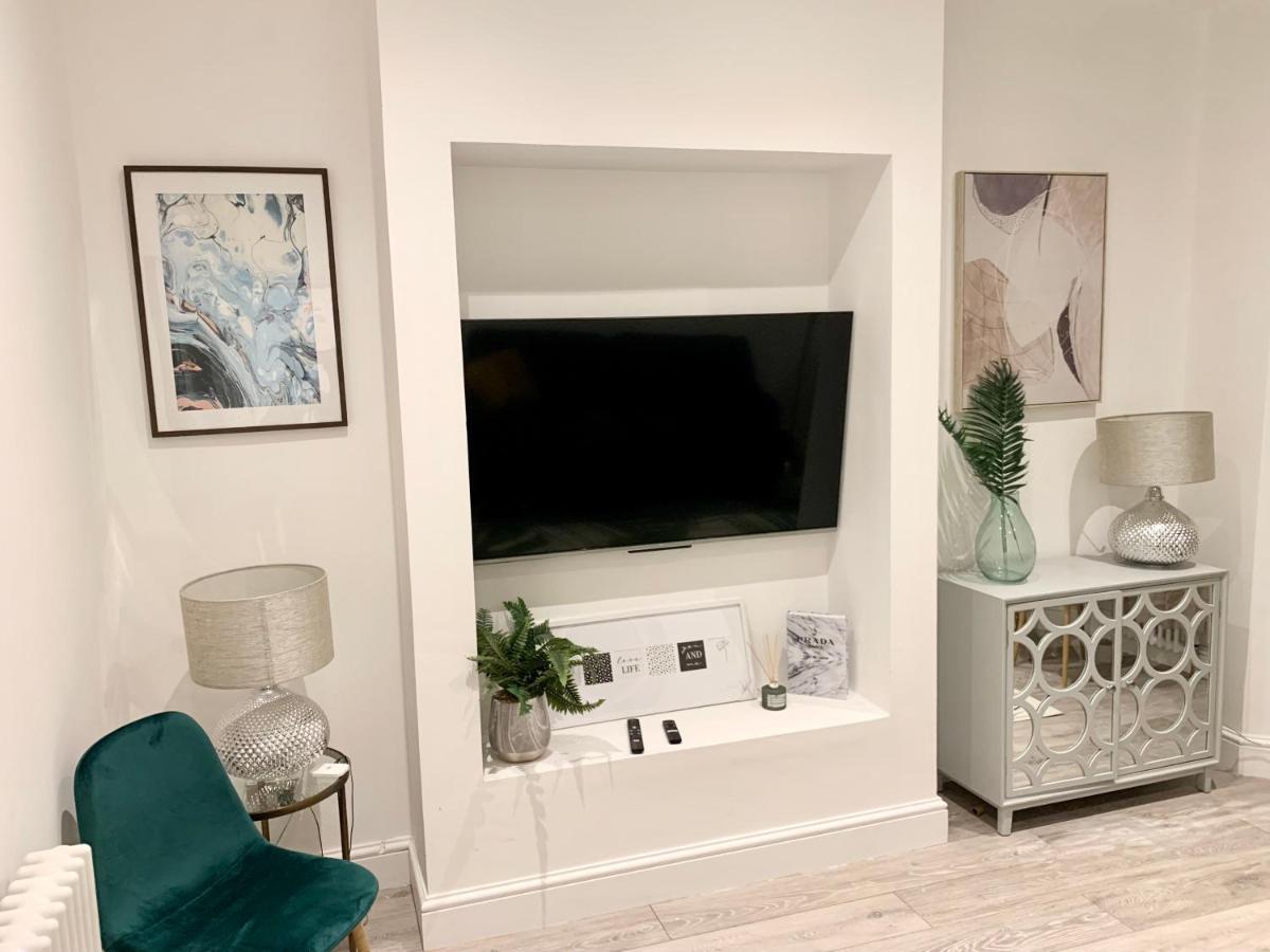 Modern 2 Bedroom Apartment With Private Garden Near Canary Wharf Londres Exterior foto
